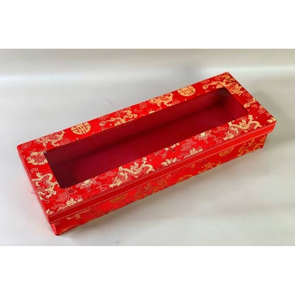 

Box Kotak Kado Merah