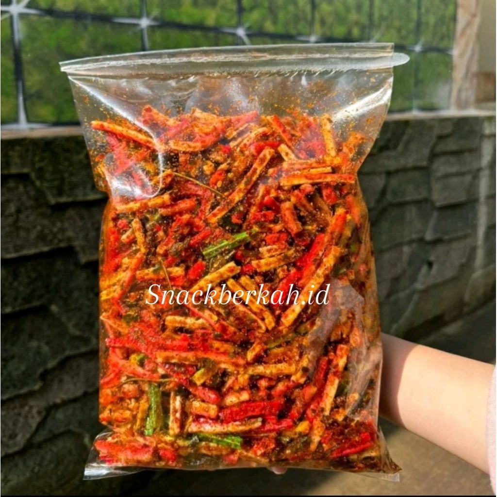 

Sebring Seblak kering kerupuk beton/kerupuk jaat pedas daun jeruk kemasan 1kg. Cemilan pedas.