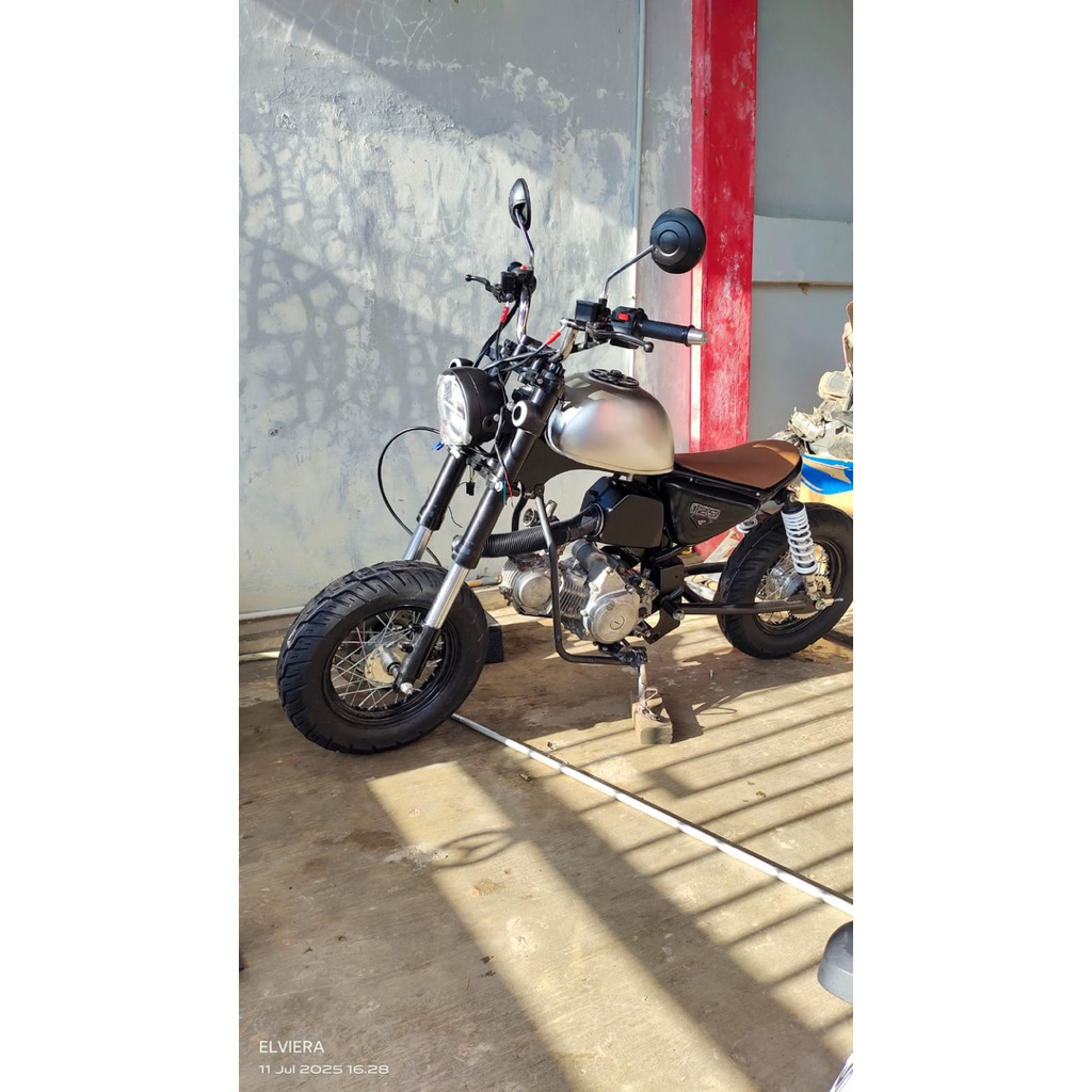 Monkey bobber basic honda 125. lengkap BPKB. ukuran proper untuk harian bukan mini. chat untuk opsi 