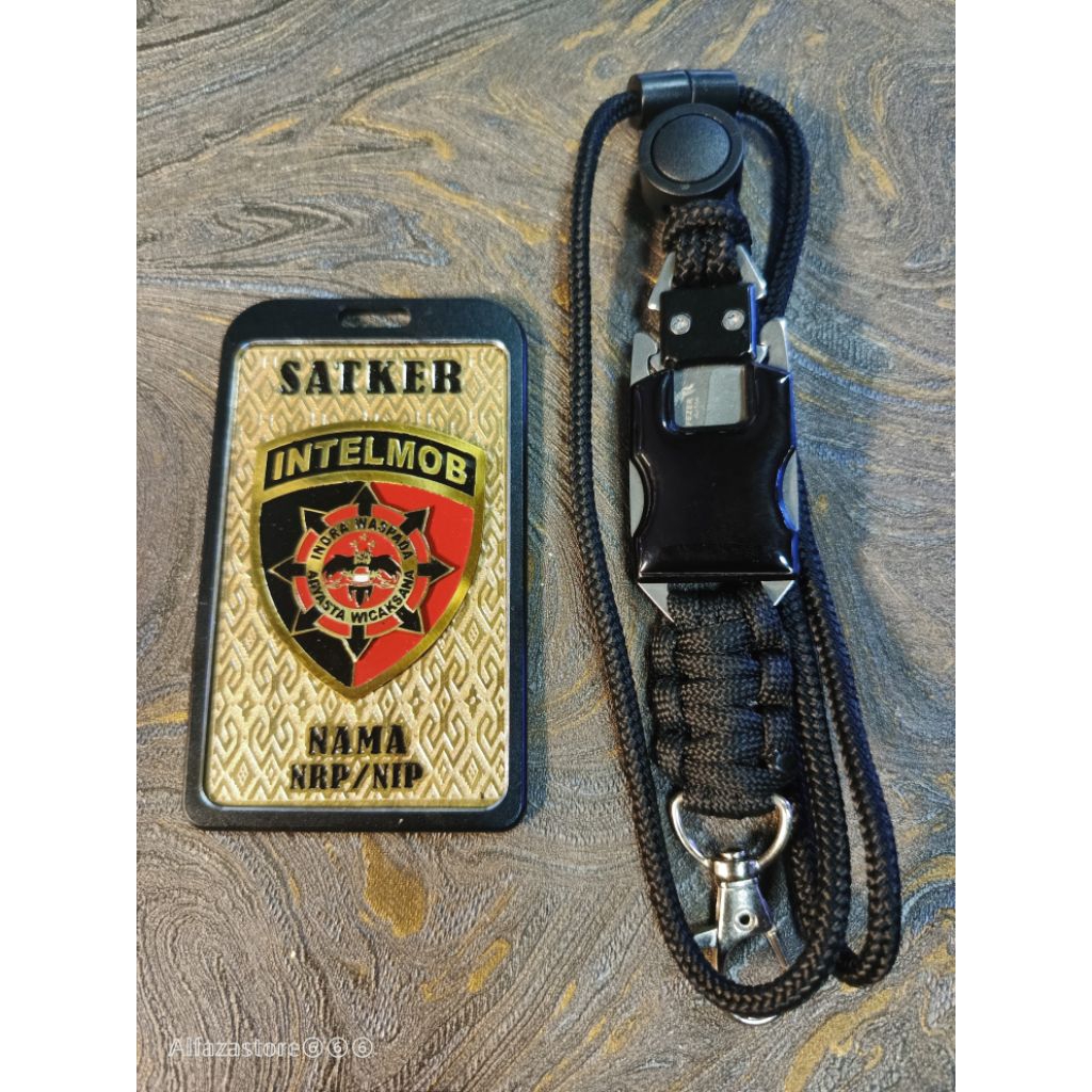 

plat lencana id card holder dan lanyard custom logo intelmob