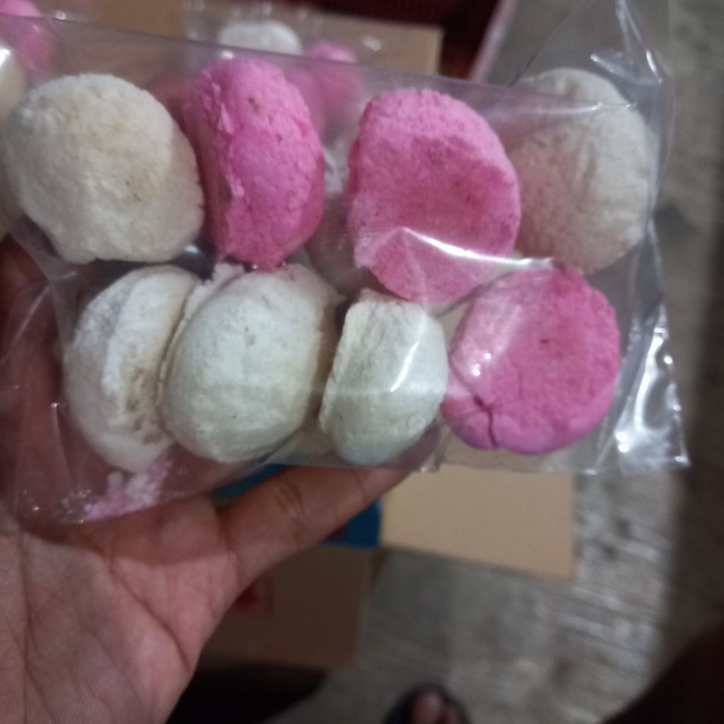 

bolu emprit/kue sagu