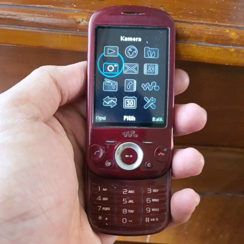 Sony Ericsson W20i maron Original Mulus