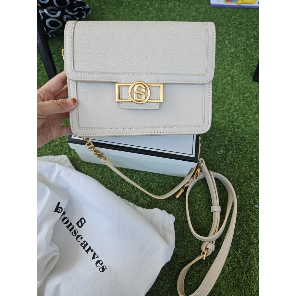 Like new izzy shoulder bag in chalk by Buttonscarves