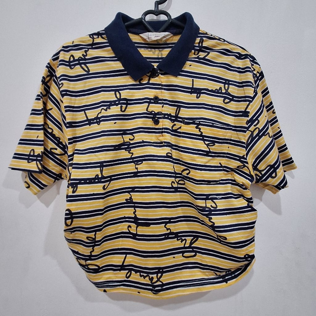 Kaos Kerah Crop Top Givenchy