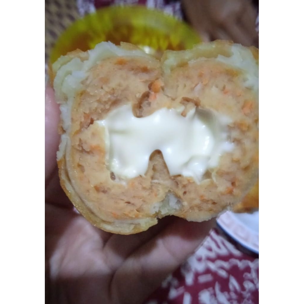 

lumpia ayam keju isi 4