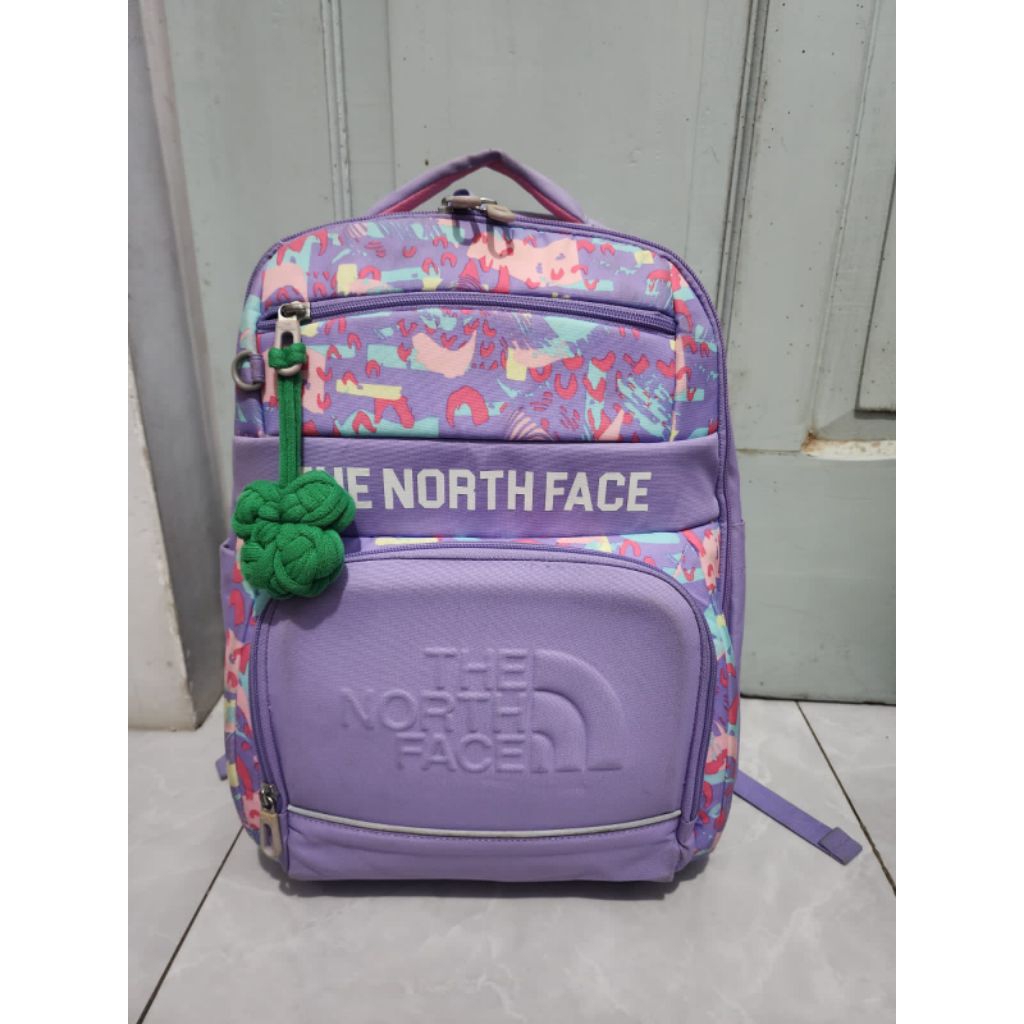 tnf backpack girl