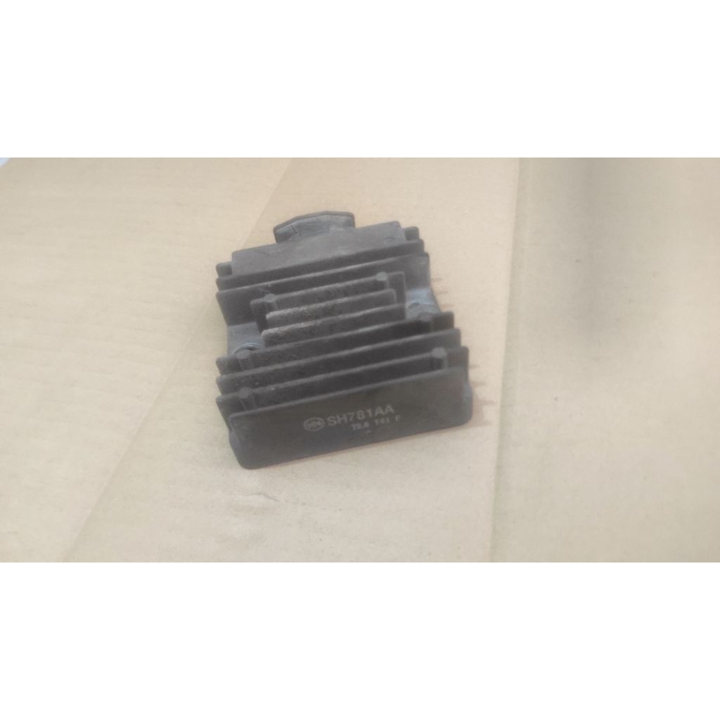 Kiprok regulator pengisian baterai cbr 250r cbu Thailand kyj k33 original