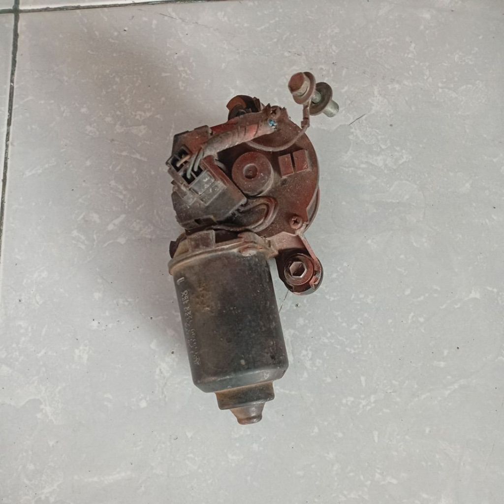 dinamo wiper depan twincam/liftback