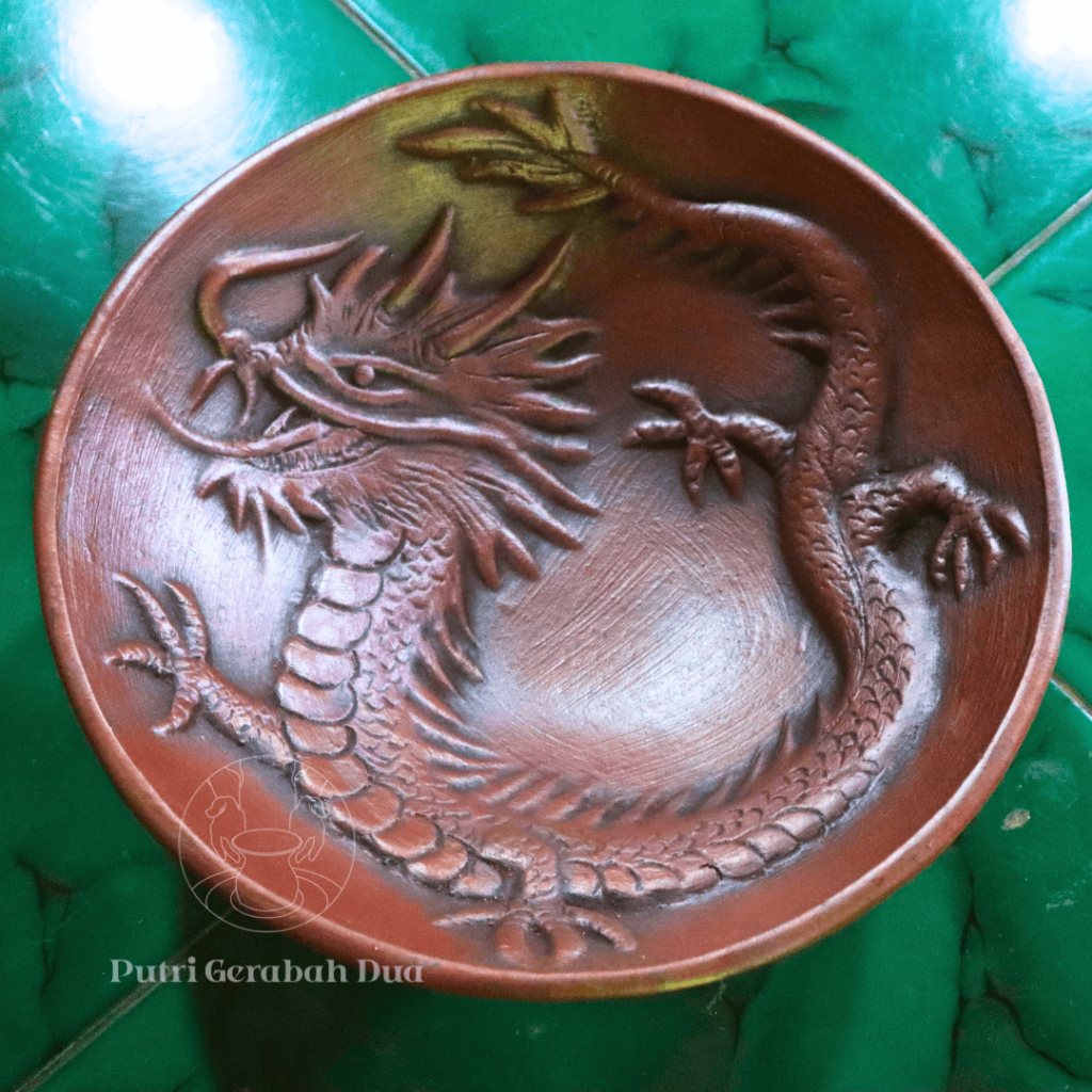 Piring motif naga/piring buah/ piring hias / piring prasmanan/ piring unik / piring gerabah/ plate