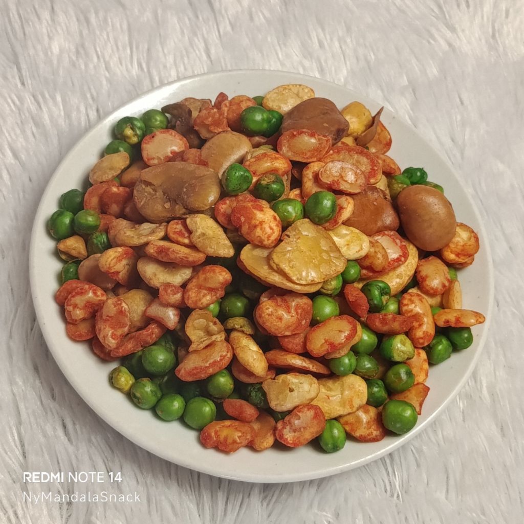 

Koro Campur/Kacang Campur/Snack Kiloan 500Gr (Free Bubble Wrap)