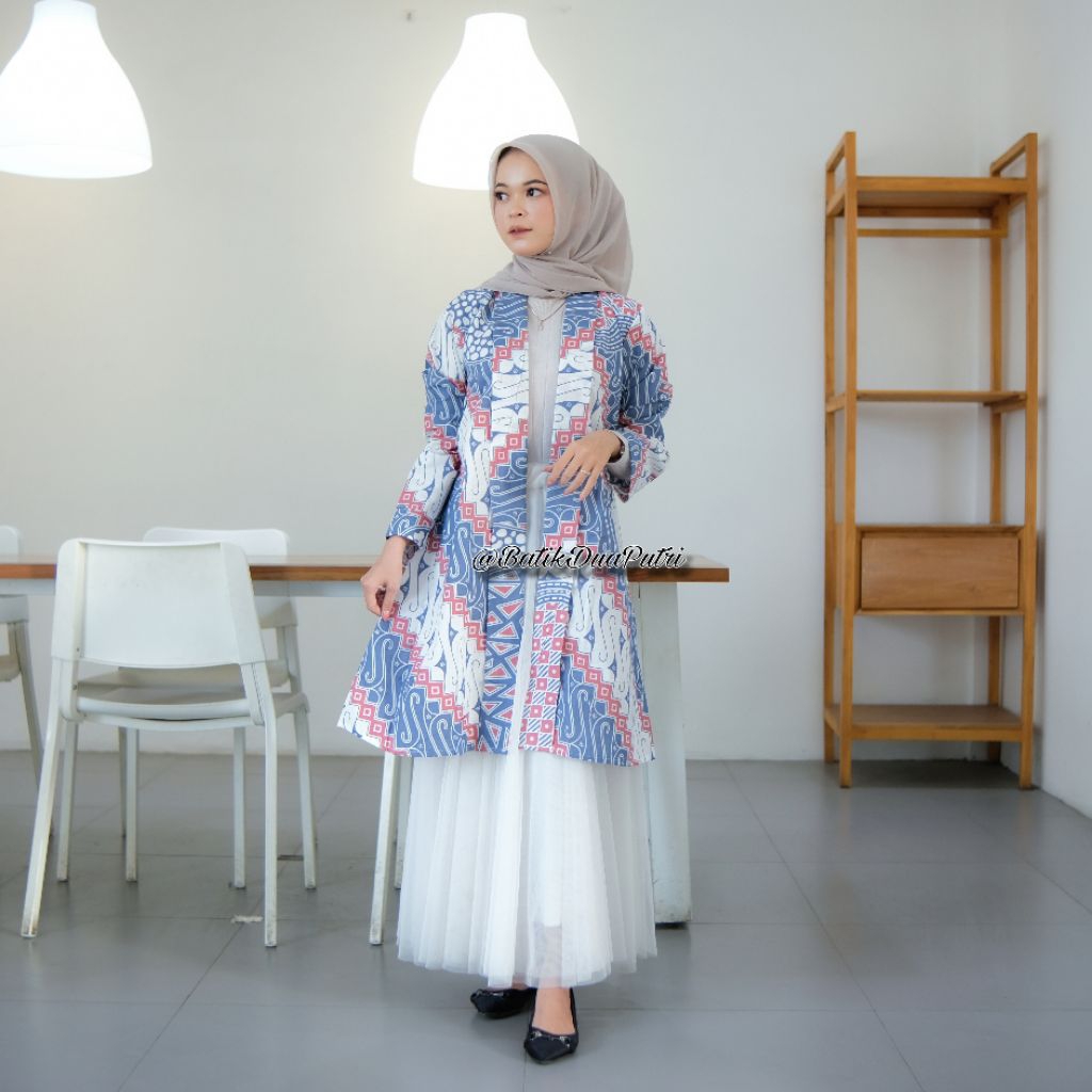 Blazer Batik Wanita Modern Outer Batik Kerja Kantor Lengan Panjang