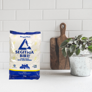 Tepung Terigu Segitiga Biru Bogasari / Terigu Segitiga Biru 1kg