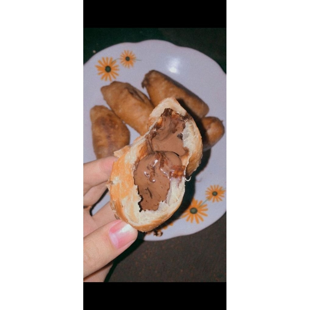 

molen pisang coklat lumer frozen 10pcs