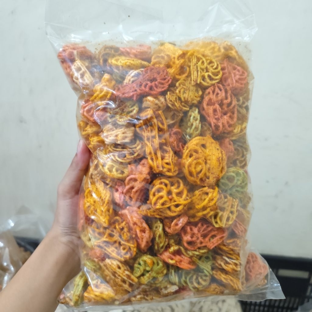 

kerupuk seblak (UYEL/MAWAR MINI) bantet termurah 500gr