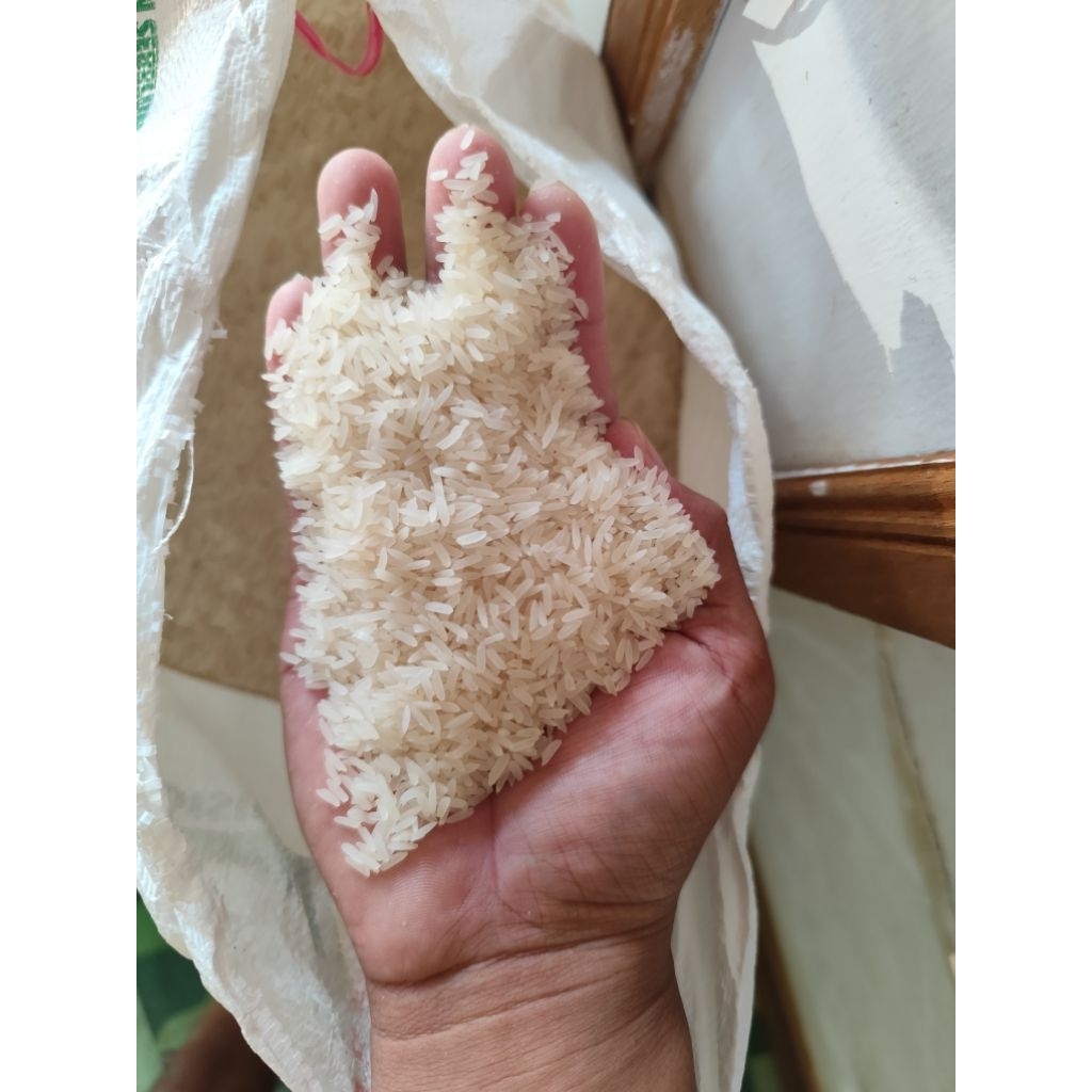 

Beras hanyar siam unus 1 Liter bijiannya halus beras khas banjar kalimantan selatan