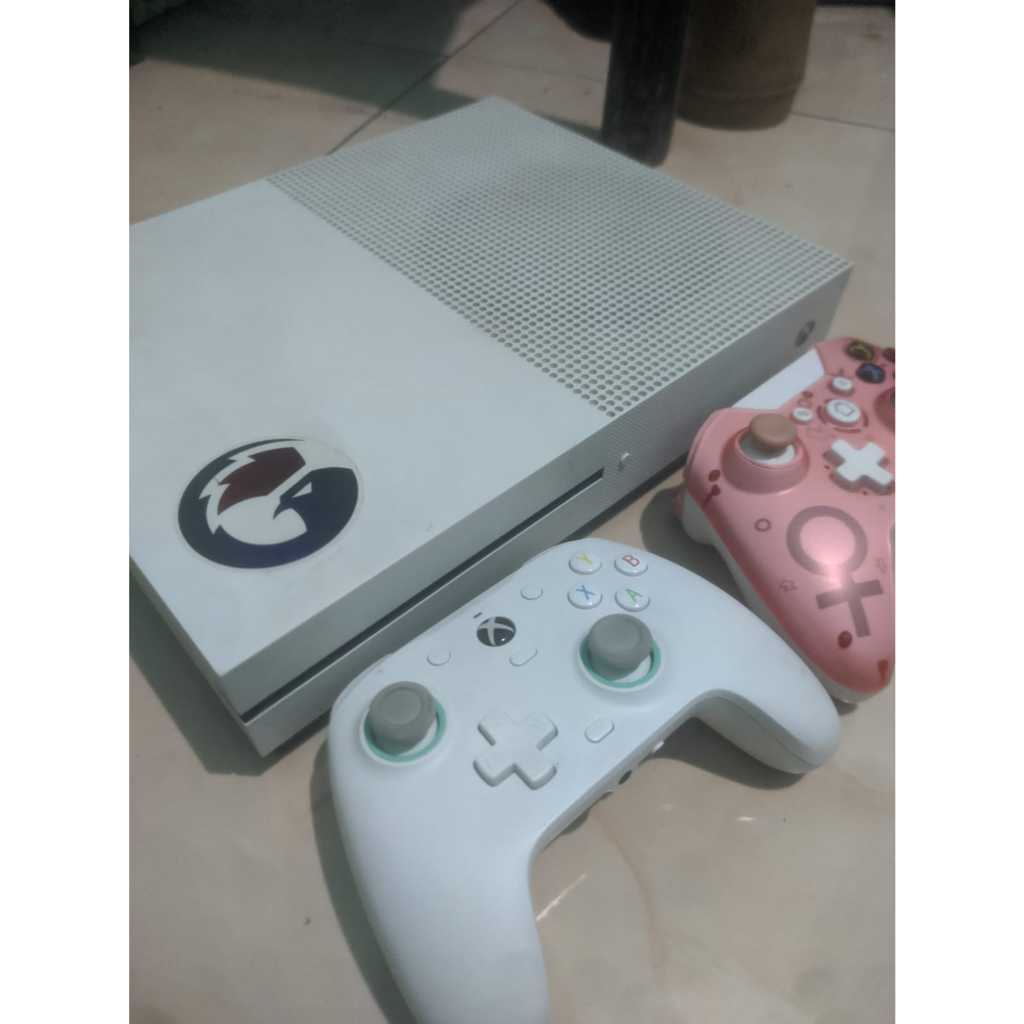 Xbox One S 1TB + Akun Game Lengkap - Siap Main