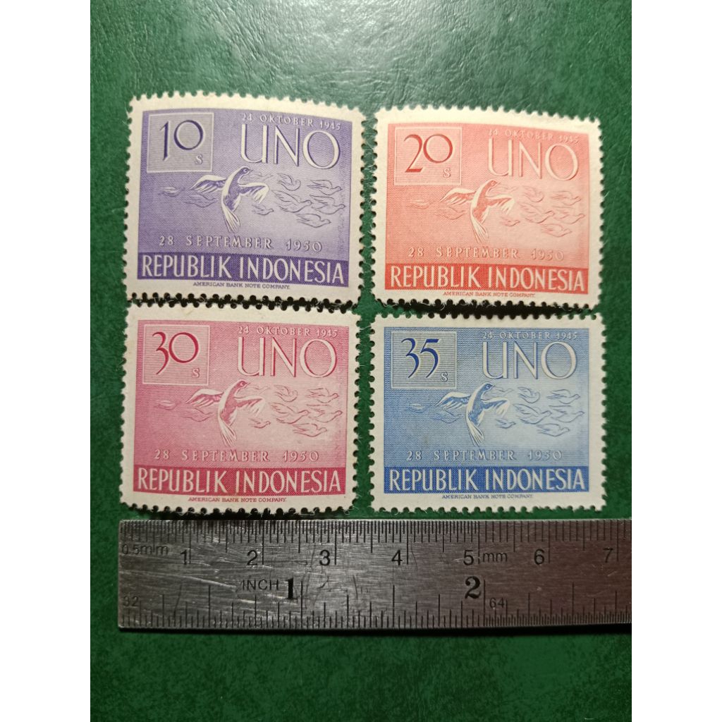 

Prangko Indonesia 4 Pcs HUT UNO Ke 6 tahun 1951 UN USED