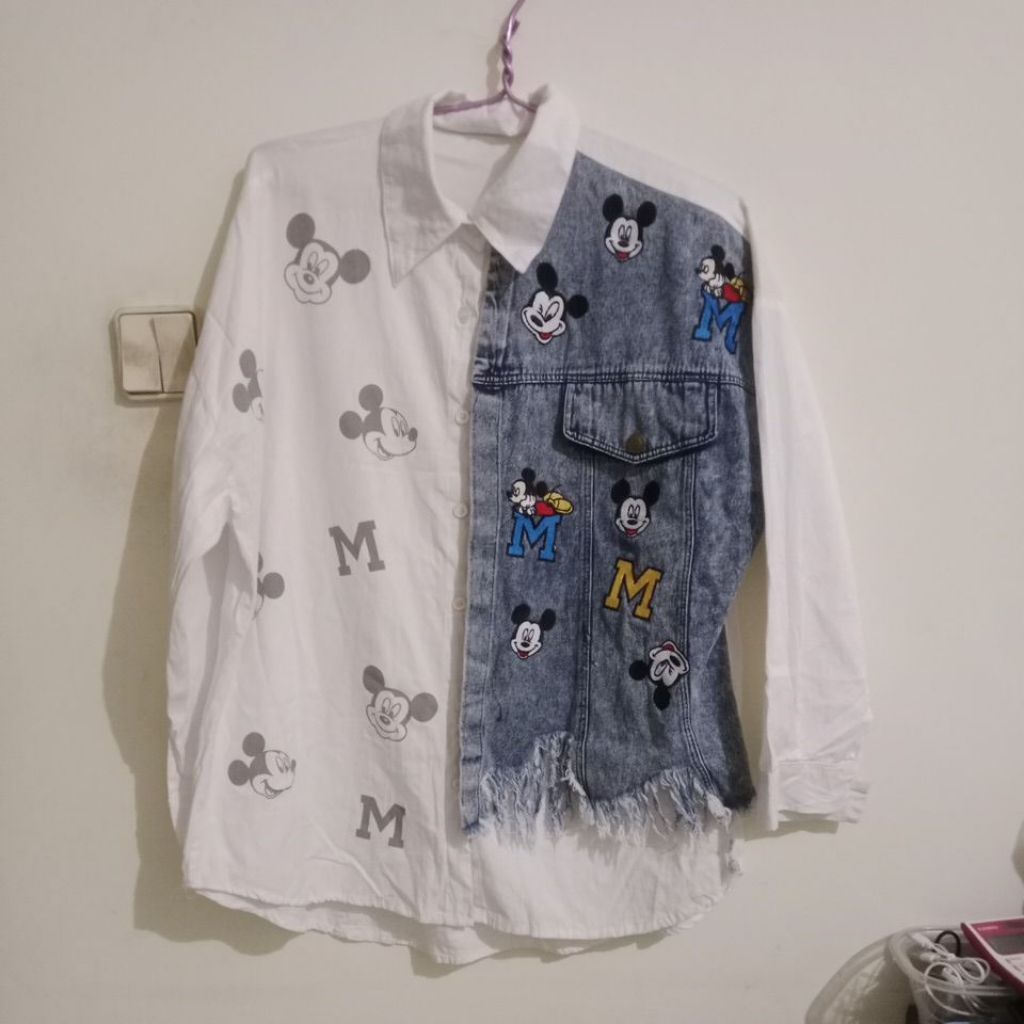 kemeja putih mickey setengah jeans
