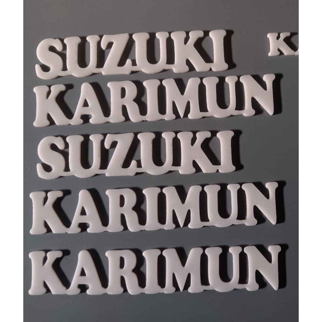 Emblem karimun kotak bahan akrilik