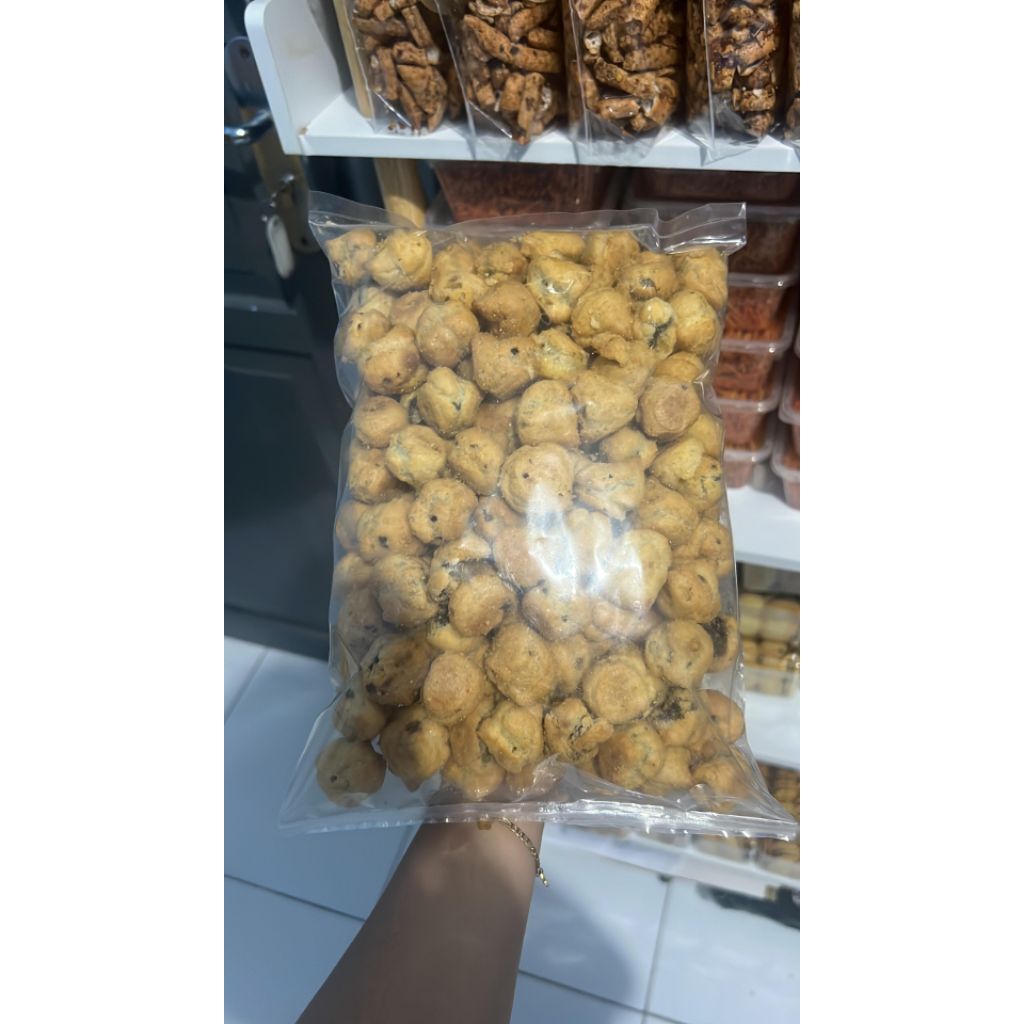 

SOES COKLAT DAN STRAWBERRY PREMIUM 500gr