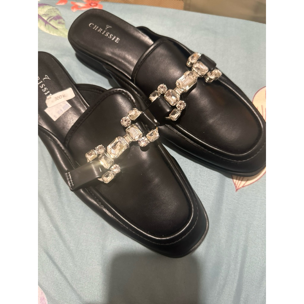 Sepatu sendal chrissie black