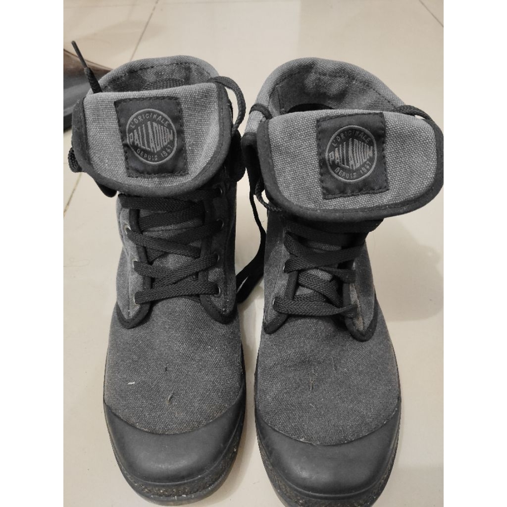 Sepatu Boots Paladium