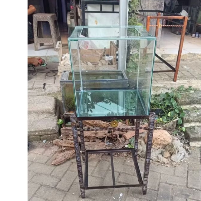 Aquarium kaca 40 40 40 plus rak holo siku