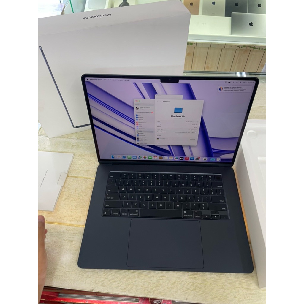 (ibox) apple laptop Macbook air M3 15-inch ram 16gb/256gb bekas second like new garansi on juni2026