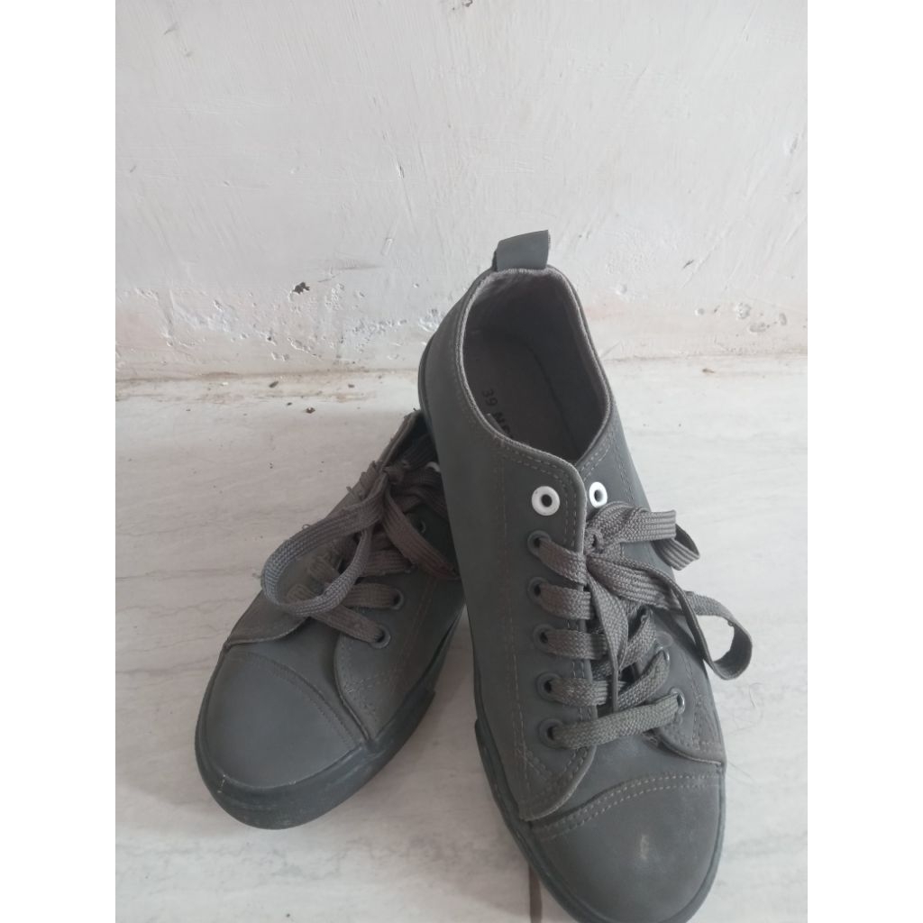 SepatuNevadaPreloved