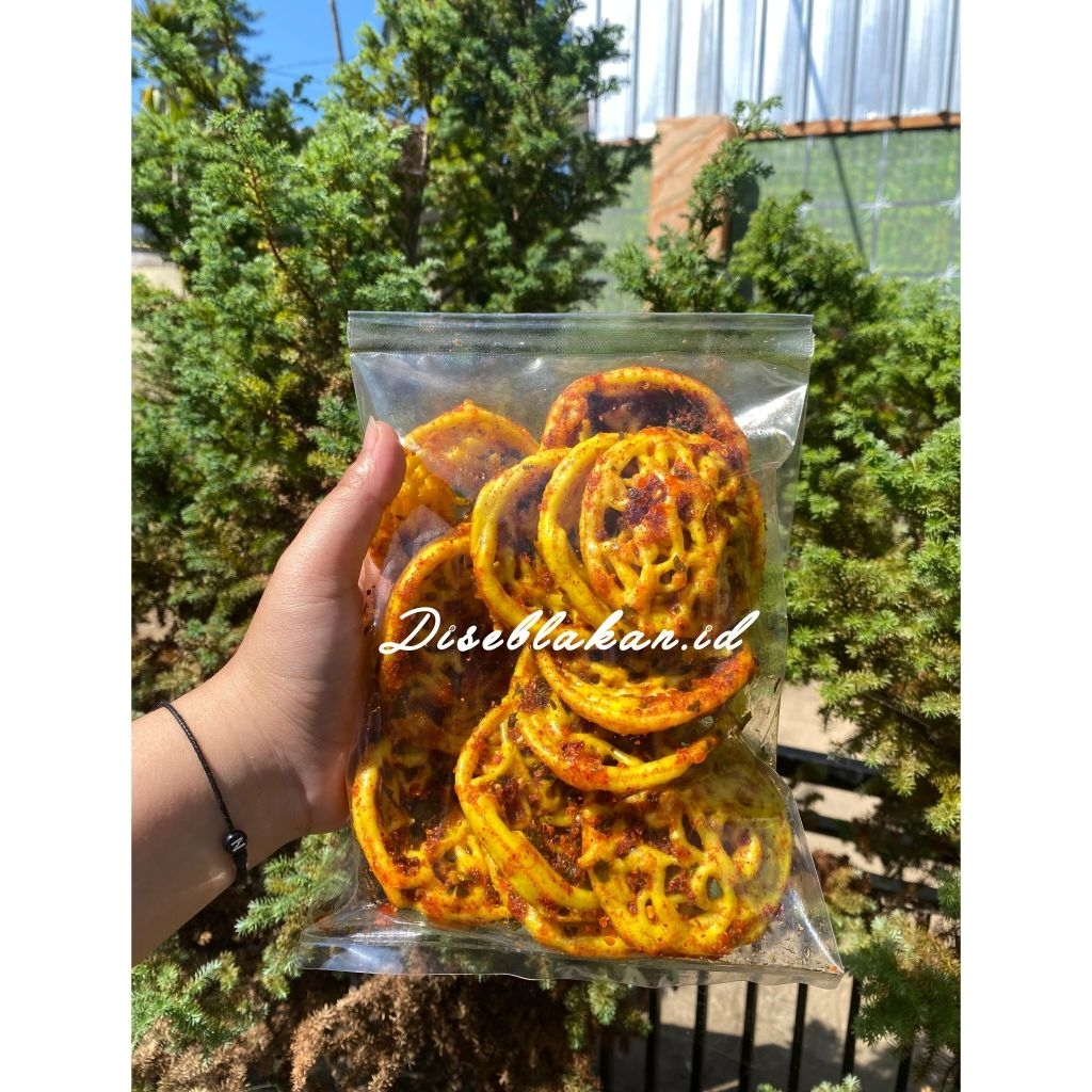 

Kerupuk mie kerupuk ciplok kerupuk cikruh pedas daun jeruk kemasan 200gram