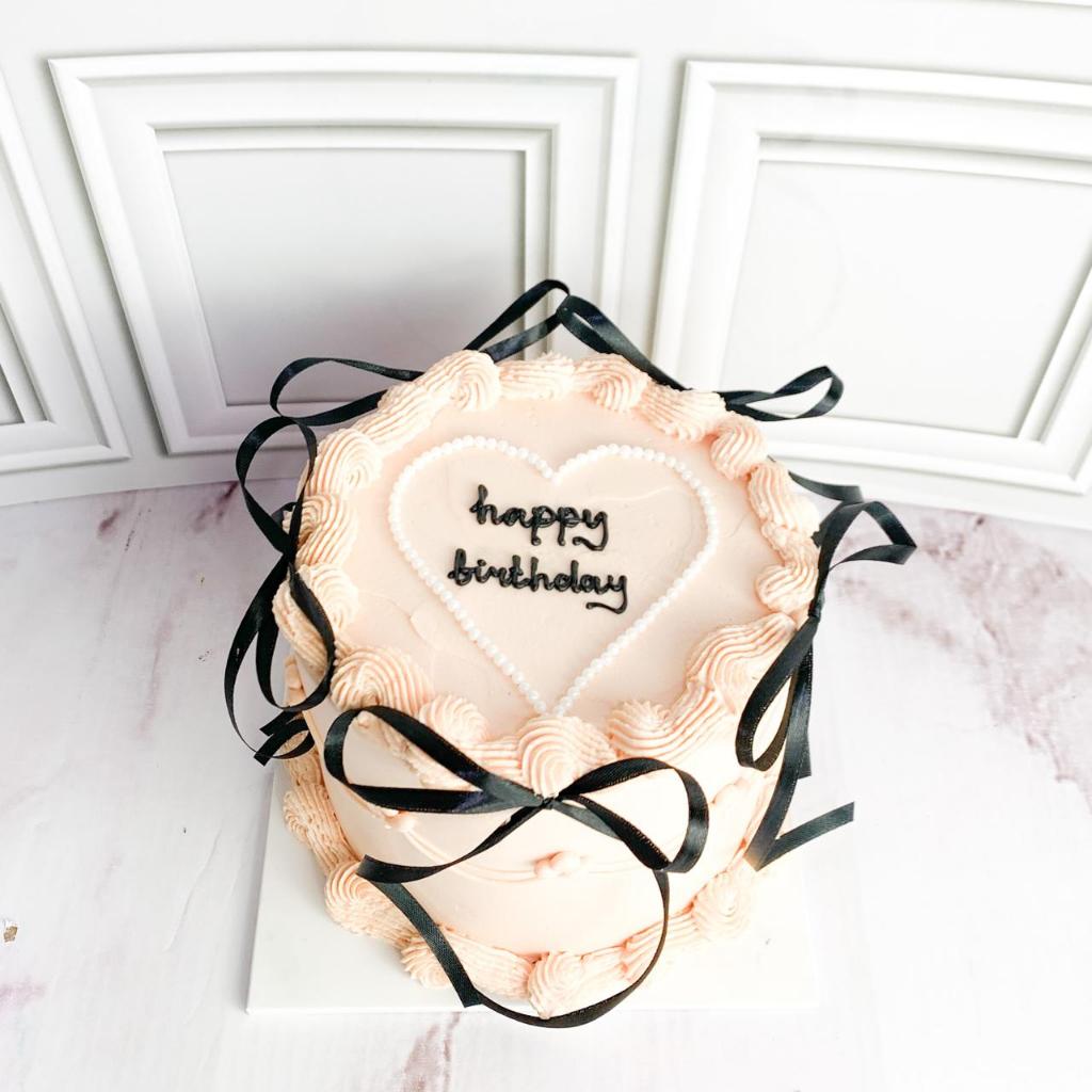 

Kue Ulang Tahun/Birthday Cake/Kue Ultah tema Ribbon/Kue Ultah Ribbon Love