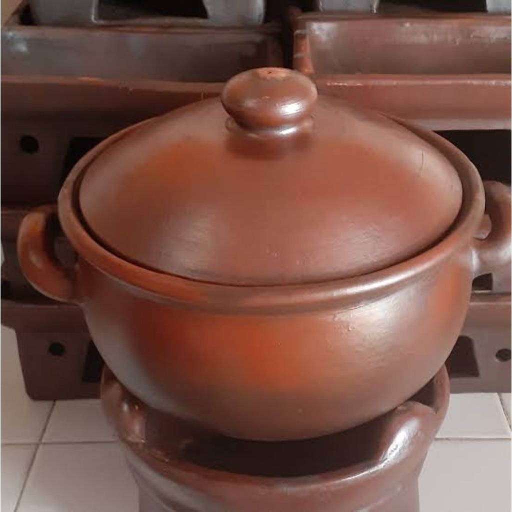 Panci gerabah tanah liat
