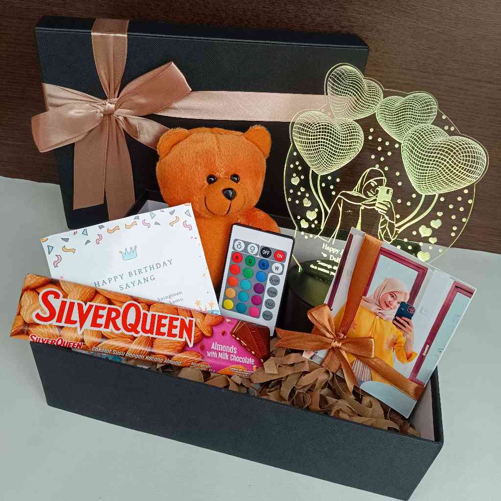 Kado Akrilik Custom Foto & Nama | Hadiah Unik Ulang Tahun / Anniversary / Wisuda