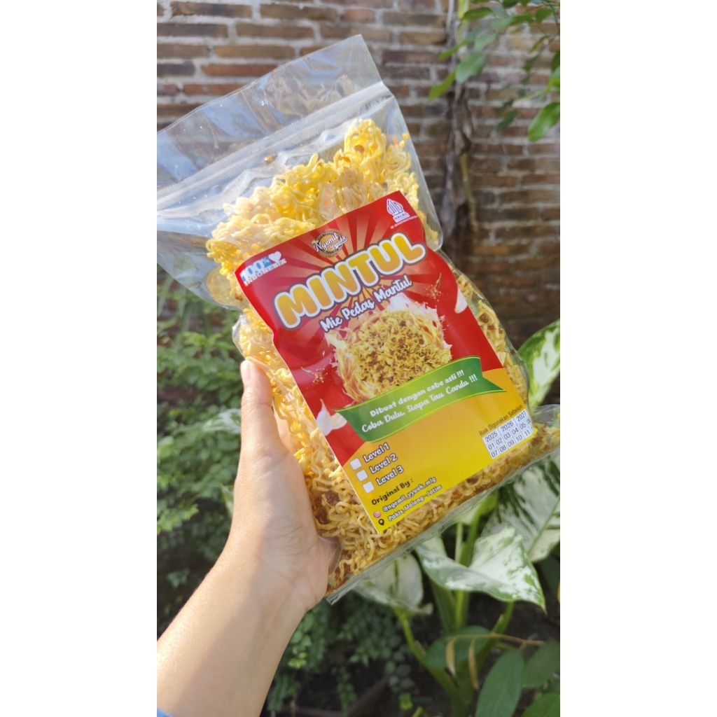 

(TERLARIS) MINTUL/MIE PEDAS MANTUL/MIE PEDAS GURIH