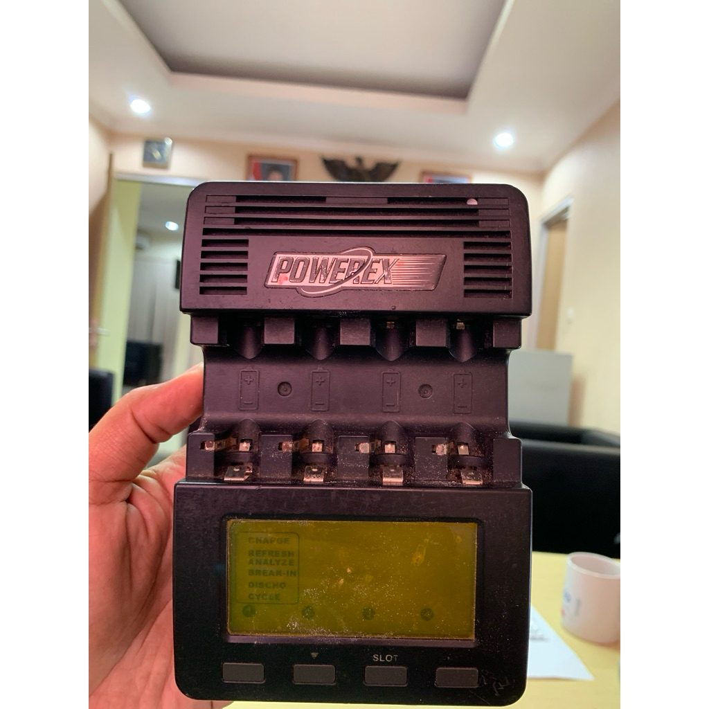 Charger Powerex C9000 Tamiya