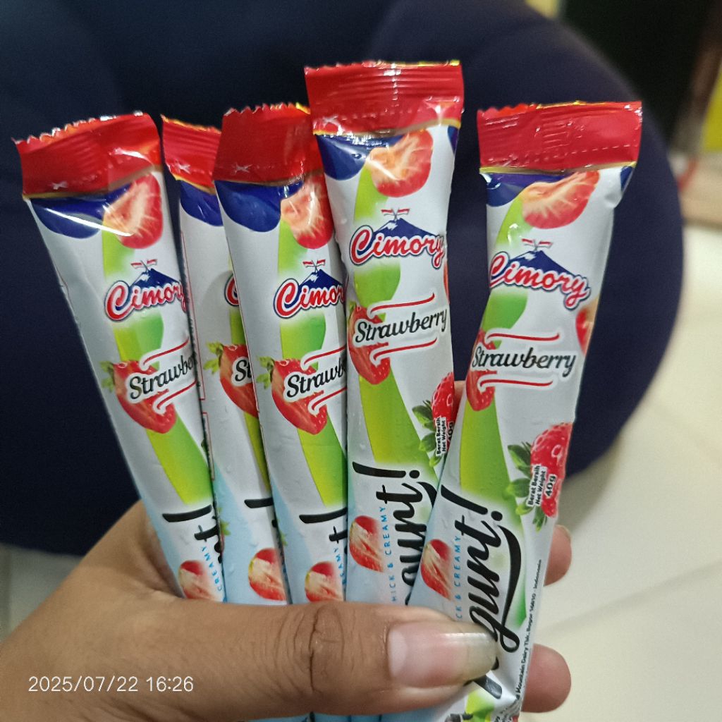 

Paket 5 pcs Cimory Yogurt Stick 40gram - Strawberry