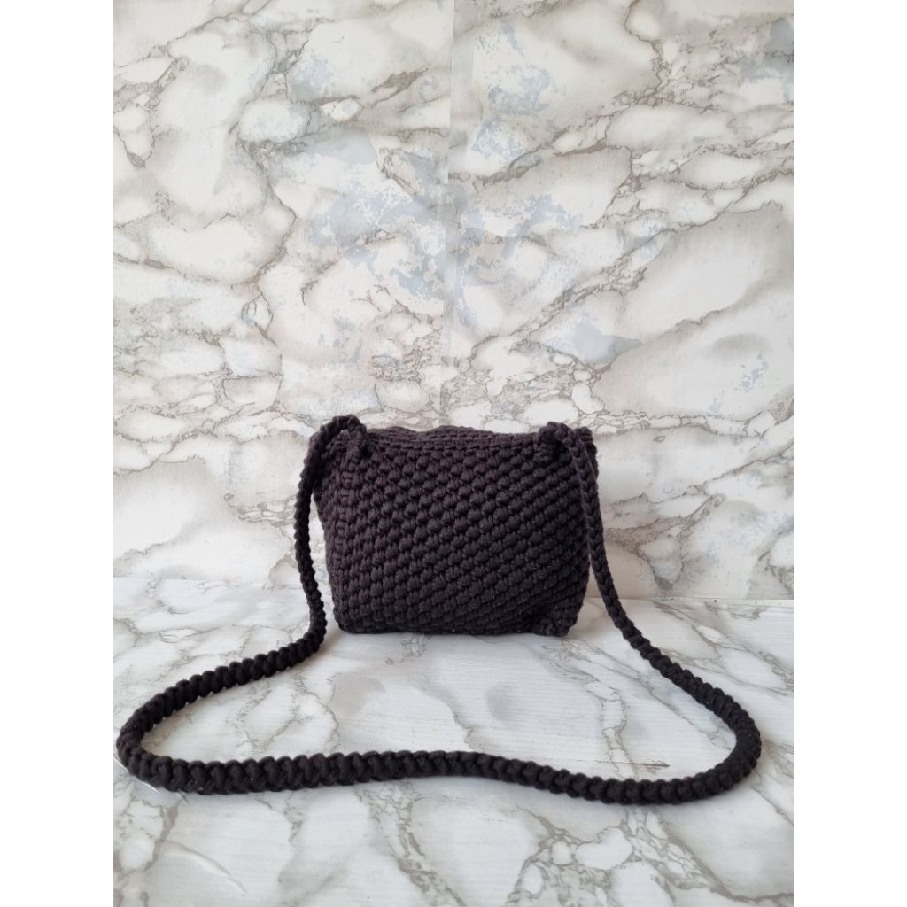 TAS SLING MINI WANITA RAJUT RAJUT WANITA  HITAM / TAS SELEMPANG KECIL WANITA