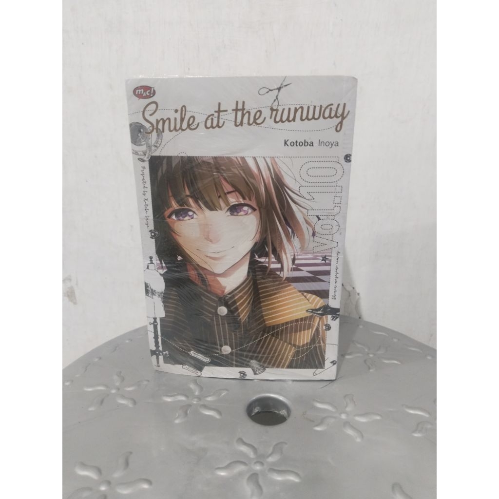 smile at the runway 1-10