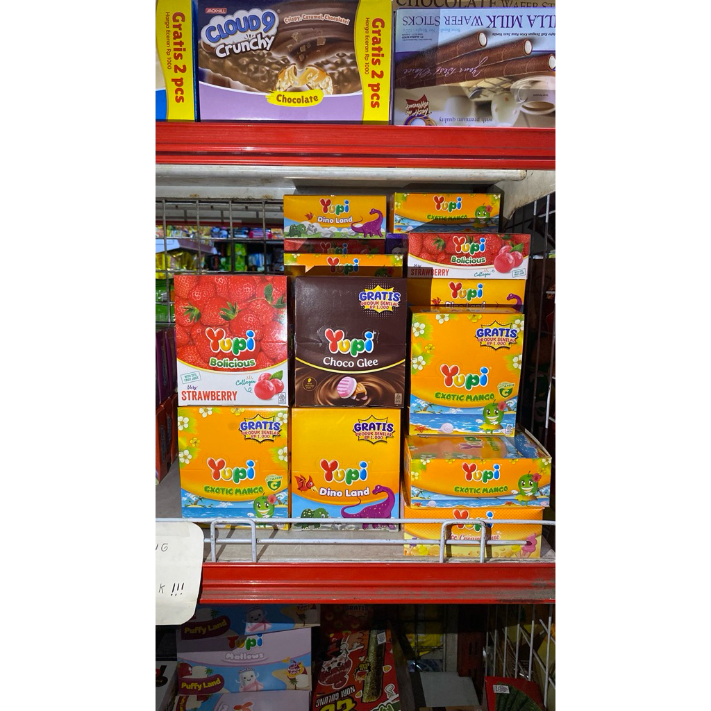 

YUPI ANEKA VARIAN RASA DAN BENTUK-YUPI BOLICIOUS-YUPI DINO LAND-YUPI CHOCO GLEE-YUPI EXOTIC MANGO