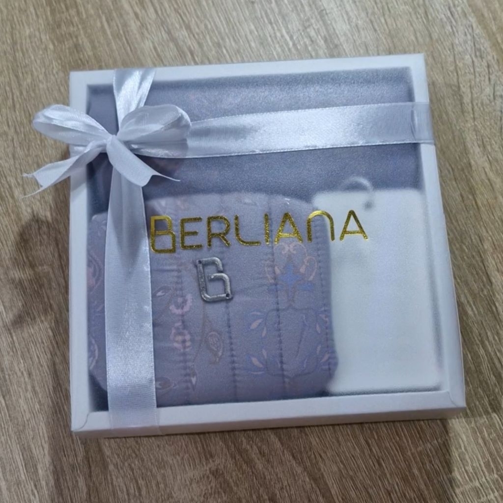 

Exclusive Gift Box (Khusus Mukena Travel Pouch Mini & Hijab)