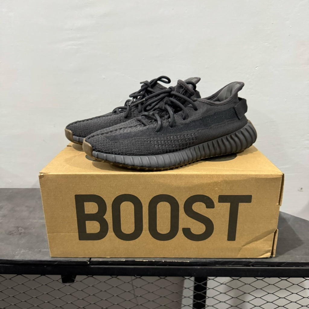 Used Like New Adidas Yeezy Boost 350 V2 Cinder (100% Authentic)