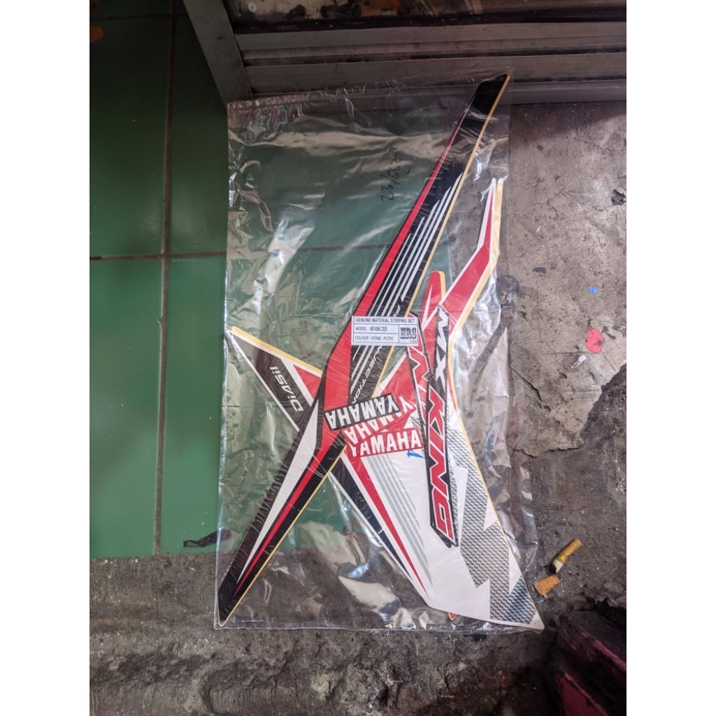 Lis striping motor standar ORI Yamaha MX king 2025 merah putih