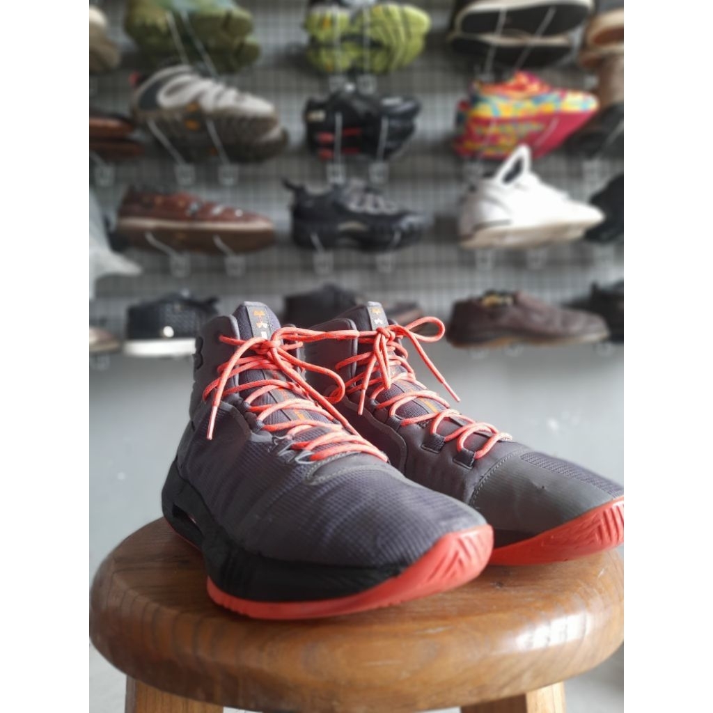 Sepatu sneakers size 44,5