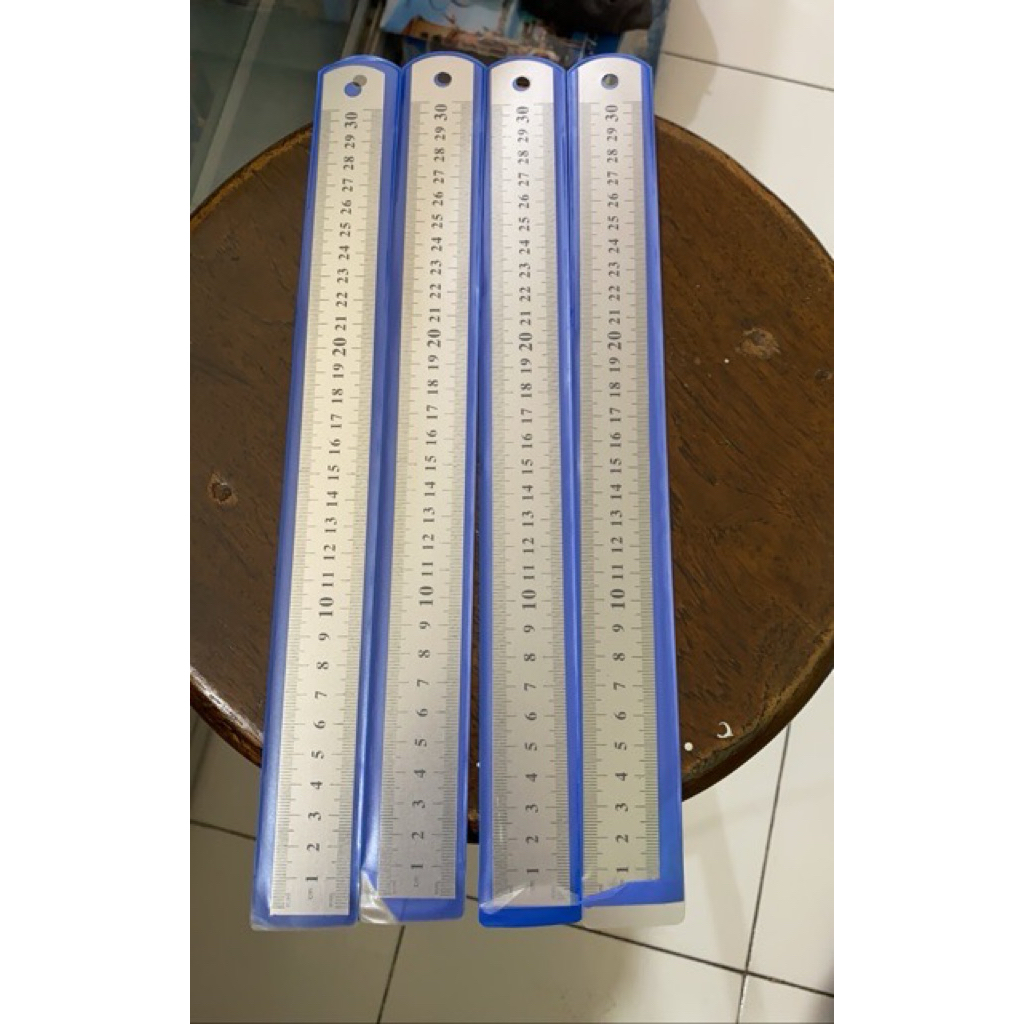 

1pcs PENGGARIS BESI PANJANG 30cm