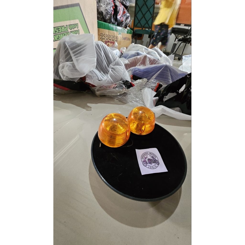 Lampu Sein depan motor C70