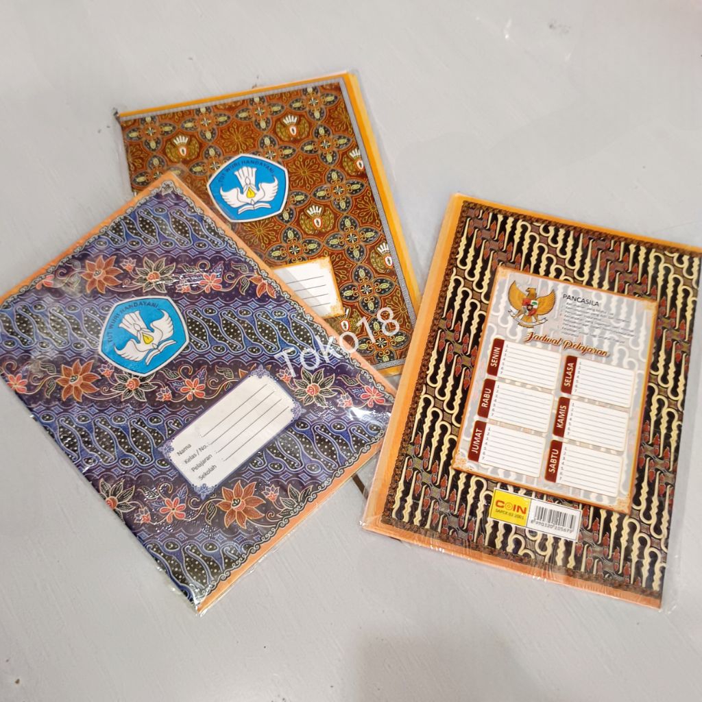 

1 Pak Sampul Batik Glossy Ukuran Sidu Kwarto (Isi 20 Lembar)