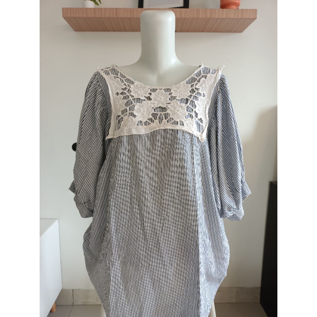 Blouse salur lengan Balon