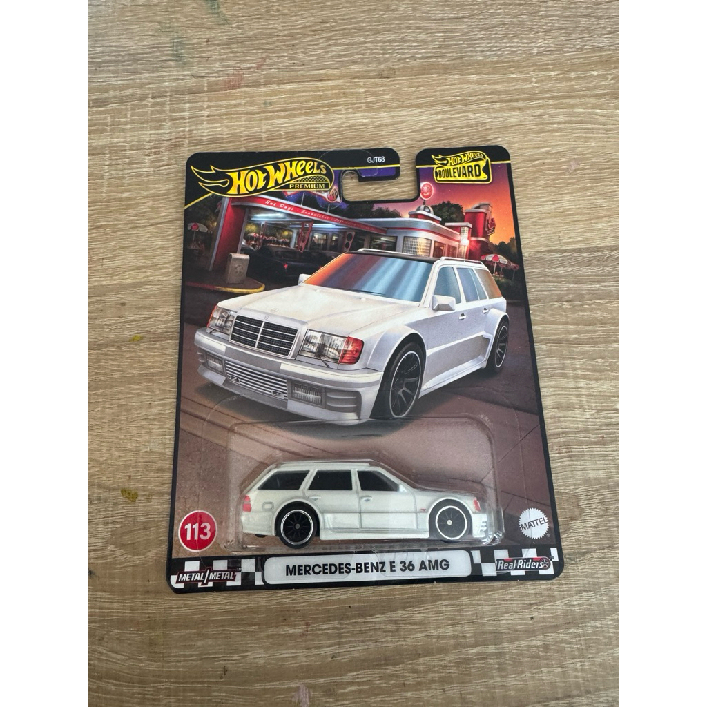 Mercedes benz e 36 amg boulevard hot wheels