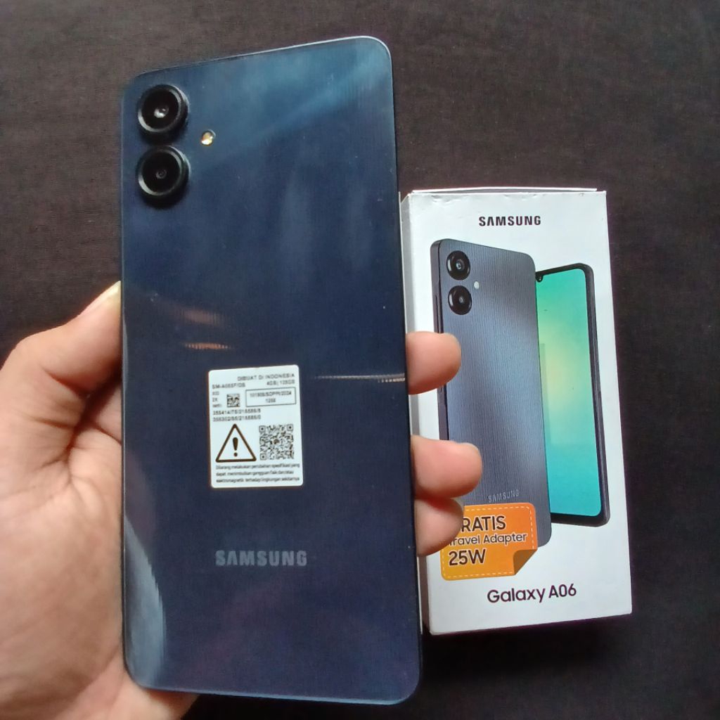 Samsung A06 4/64 hp second Samsung Sejutaan