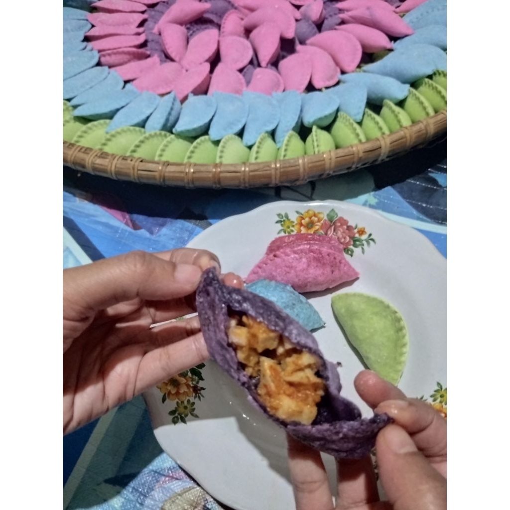 

Cireng Isi Bakso pedas isi 8pcs FREE EXTRA CHILI OIL